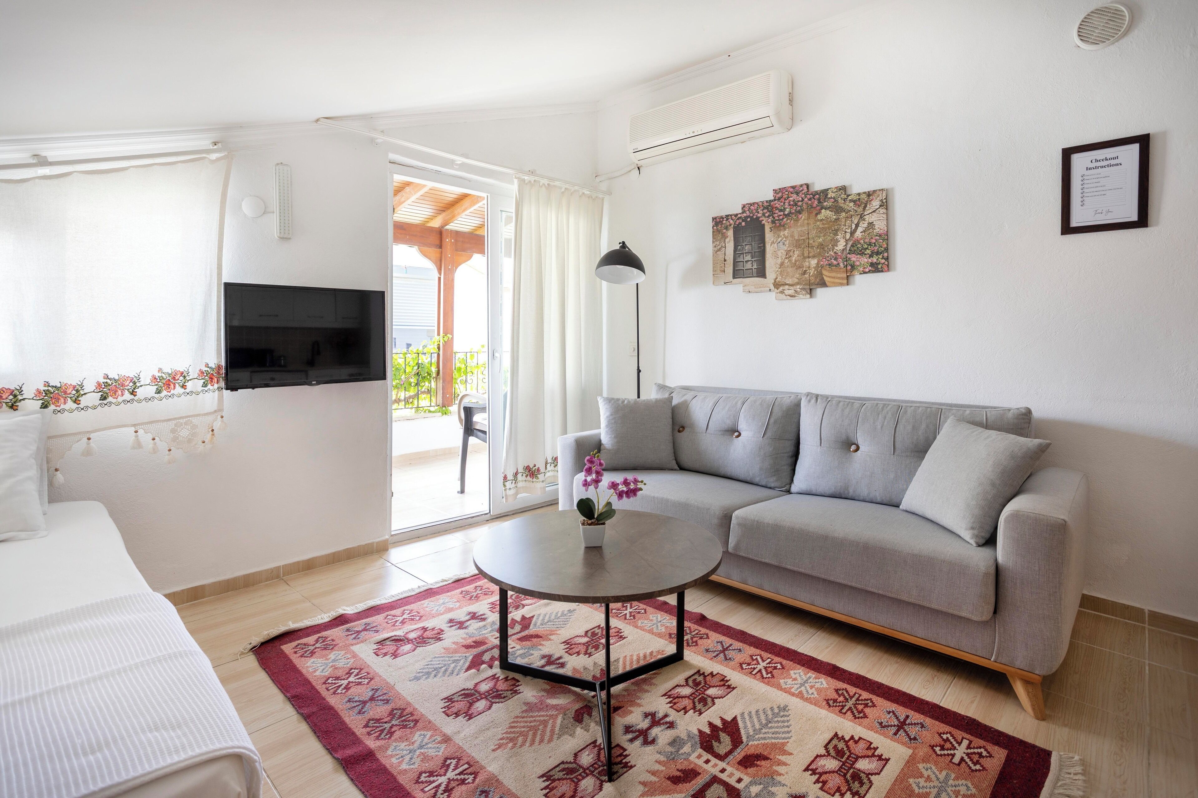 Terrace Apartment, 1 Bedroom, Sea View | Living room | LED TV