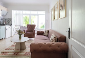 Comfort Apartment, 2 Bedrooms | Living room | LED TV - Kaya Apart Datca (Datça)