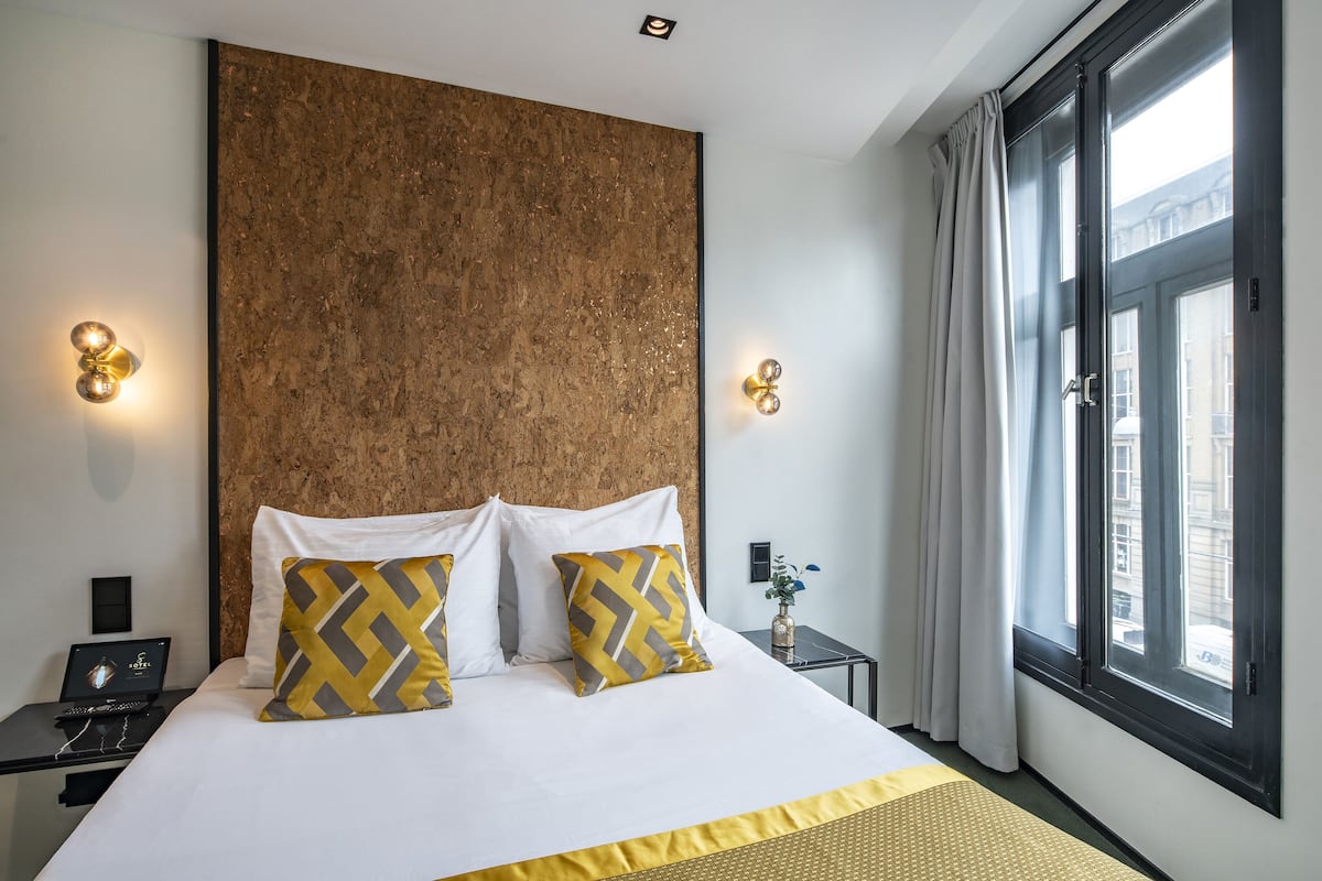 Comfort Double or Twin Room, City View | 1 bedroom, hypo-allergenic bedding, in-room safe, individually decorated