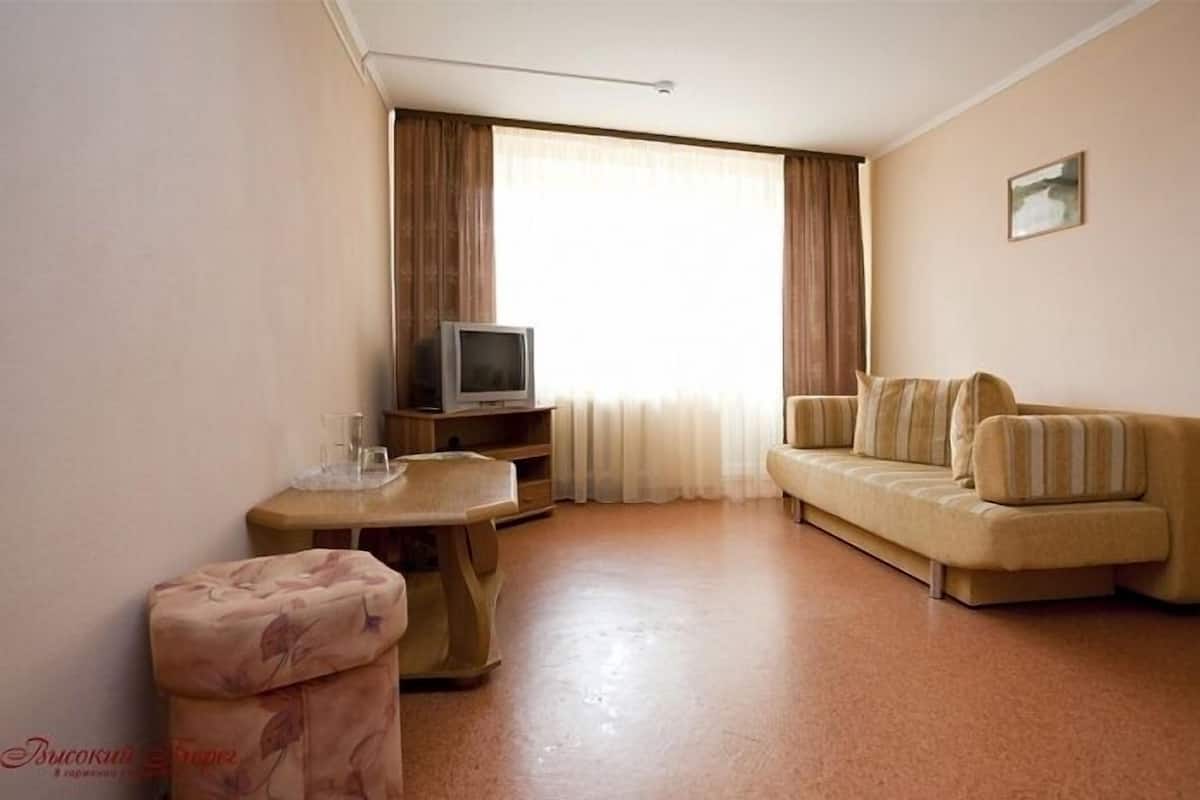 Luxury Suite | 1 bedroom, minibar, iron/ironing board, free WiFi