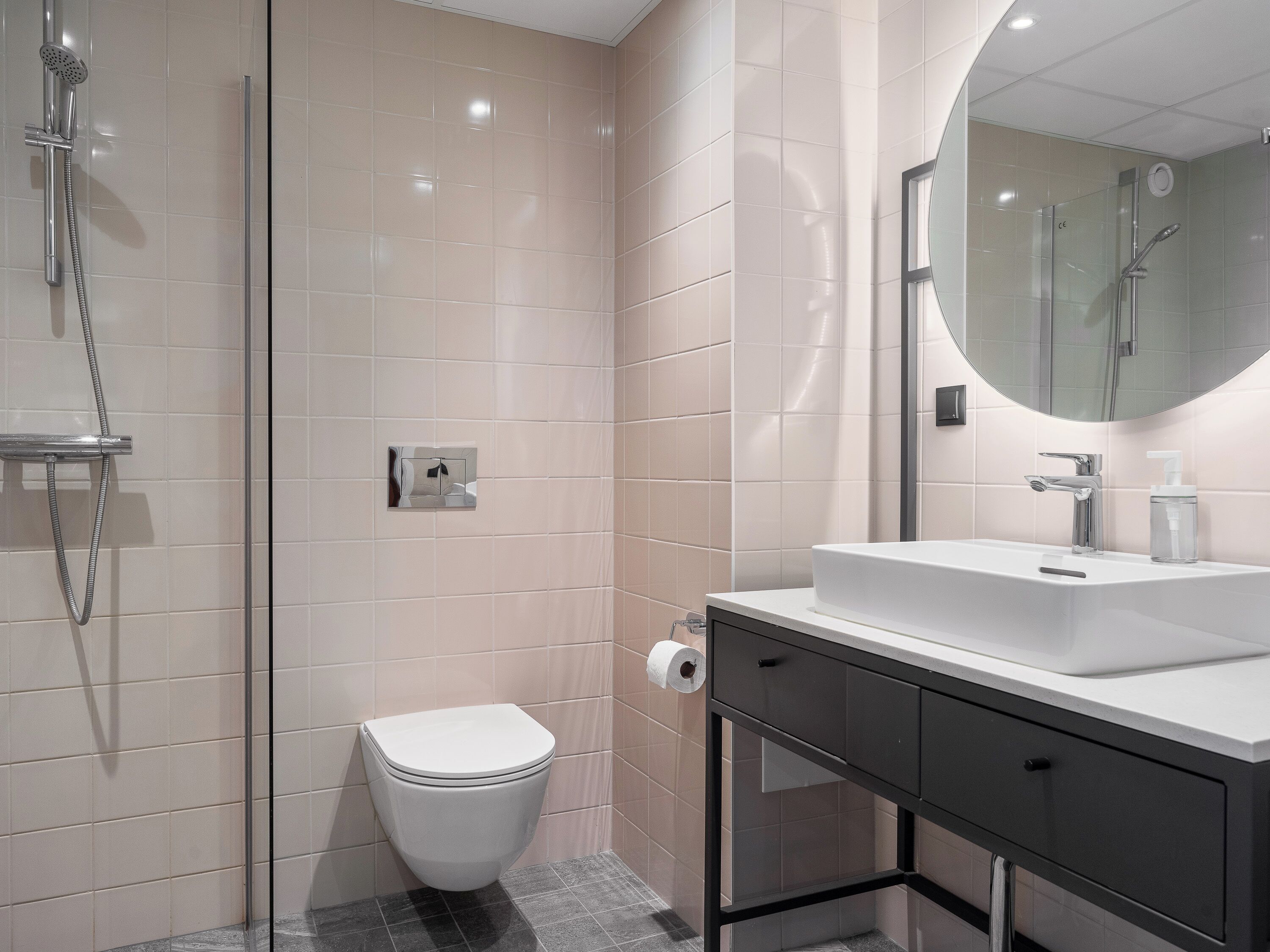 Shower, towels, soap, toilet paper