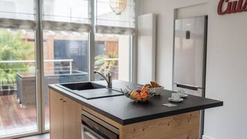 Micro-ondes, four, plaque de cuisson, lave-vaisselle