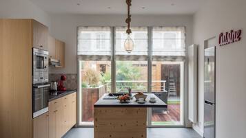 Micro-ondes, four, plaque de cuisson, lave-vaisselle