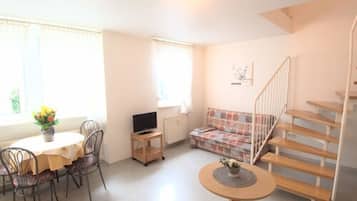 Apartment | Living area | Flat-screen TV