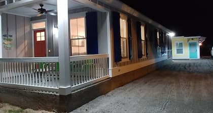 1 milla de la isla Parris! Cerca de playas, restaurantes y tiendas. Duerme 8