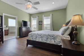 3 bedrooms, iron/ironing board, free WiFi, bed sheets