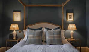 Luxury Apartment (The Earl & Countess) | Individually decorated, individually furnished, iron/ironing board - Thirlestane Castle (Lauder)