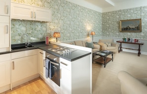Luxury Apartment (The Lauderdale) | Dapur peribadi | Peti sejuk, ketuhar gelombang mikro, ketuhar, dapur