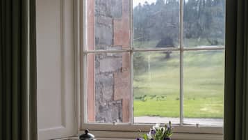 Luxury Apartment (The Lauderdale) | Garden view