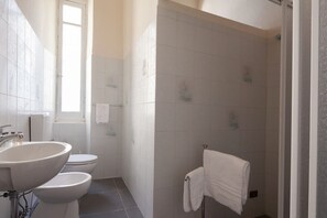 Shower, towels