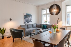 TV - Sanders Boulevard - Smart 3-bdr Apt By the Canal (Aarhus)