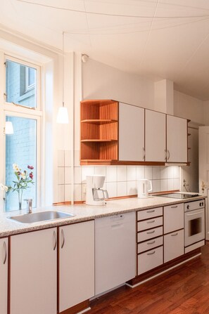 Apartment, 3 Bedrooms, Refrigerator | Interior