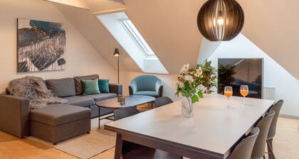 Sanders Boulevard - Cute 2-bdr Apt By the Canal