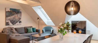 Sanders Boulevard - Cute 2-bdr Apt By the Canal