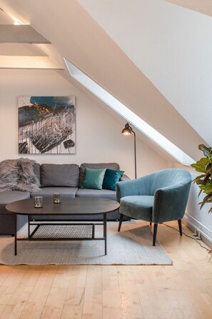 Apartment, 2 Bedrooms, Refrigerator | Living area