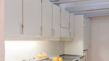 Apartment, 2 Bedrooms, Refrigerator | Interior