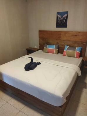 Standard Double Room, 1 Queen Bed | Egyptian cotton sheets, premium bedding, free WiFi - Angin Mamiri Rinjani Cottages And Resto (Bayan)