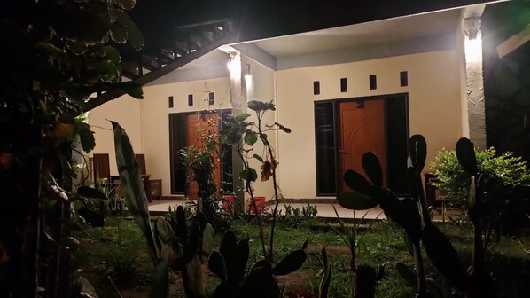 Chambre Double Standard, 1 grand lit | Terrasse/Patio