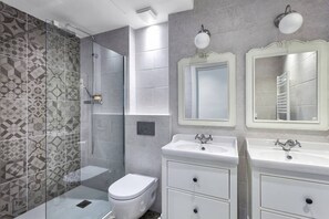 Shower, hair dryer, bathrobes, bidet