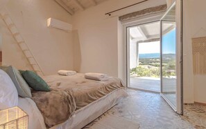 5 室のベッドルーム、旅行用ベビーベッド、WiFi、ベッドシーツ