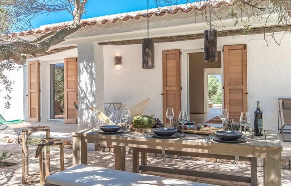 屋外ダイニングエリア