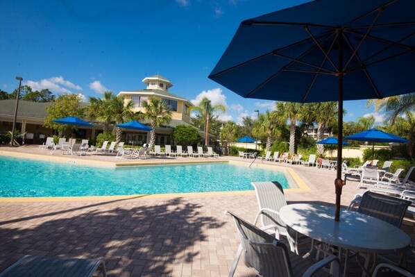 Appartement familial, côté jardin | Piscine | Piscine extérieure