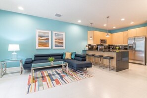 Family Townhome, Garden Area | Living room