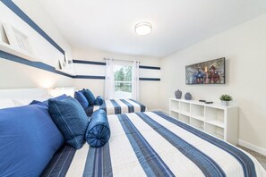 Family Townhome, Garden Area | 4 bedrooms, individually decorated, individually furnished