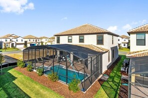 Familjevilla - bubbelpool - trädgård | Exteriör