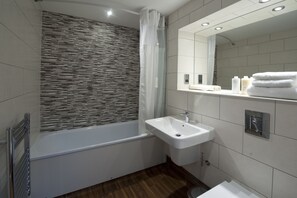 免费洗浴用品、吹风机、毛巾、肥皂