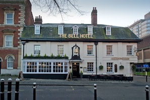 Front of property - The Bell Hotel By Weatherspoon (Aylesbury)