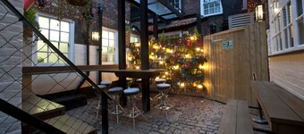 The Bell Hotel By Weatherspoon