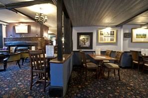 Restaurant - The Bell Hotel By Weatherspoon (Aylesbury)