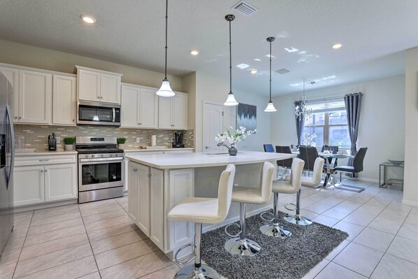 Fridge, microwave, stovetop, dishwasher