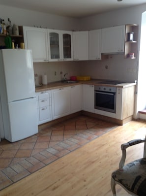 Apartment, 2 Bedrooms | Private kitchen | Fridge, stovetop, electric kettle, cookware/dishes/utensils - Madona Top Center (Split)