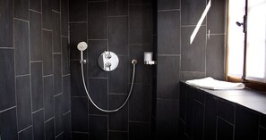 Quarto casal luxo | Chuveiro