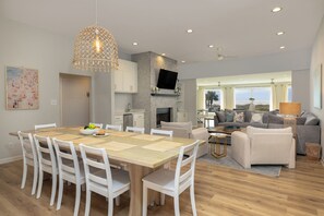 Dining - Stay @ The Sunchaser on Isle of Palms (Isle of Palms)