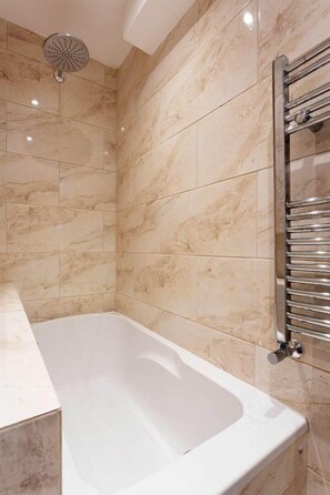 Apartment (1 Bedroom) | Bathroom
