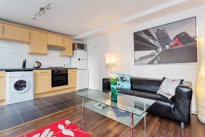 Apartment (1 Bedroom) | Living room | TV