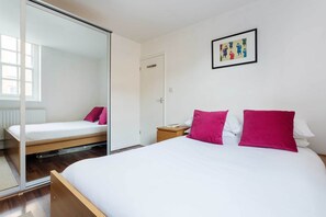 Apartment (1 Bedroom) | 1 bedroom, iron/ironing board, bed sheets