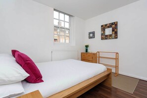 アパートメント (1 Bedroom) | 1 室のベッドルーム、アイロン / アイロン台、ベッドシーツ
