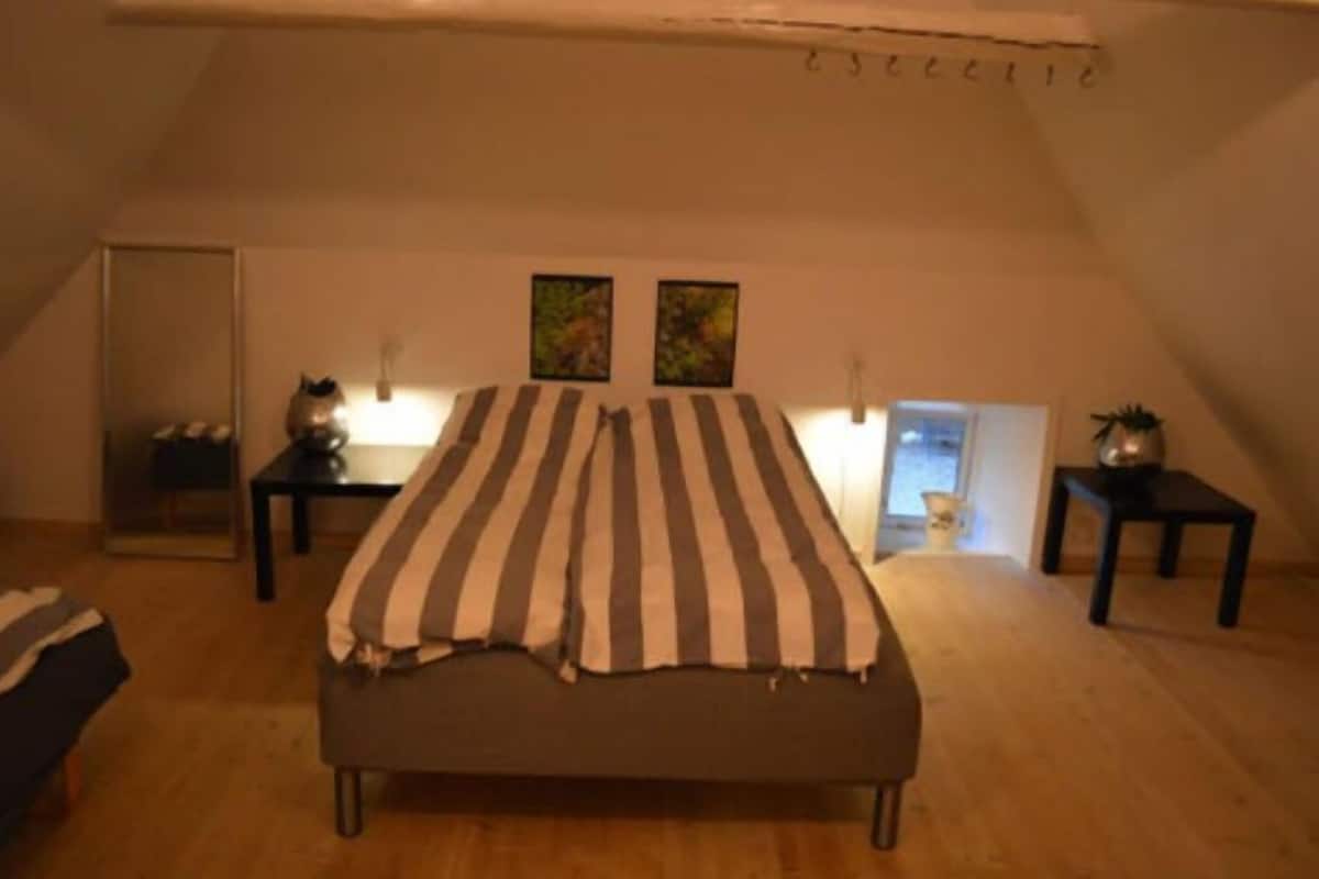 Double Room (3 person) | WiFi (free), bed sheets