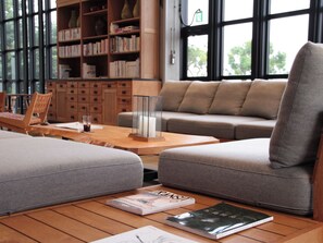 Lobby sitting area - Goto Islands Resort Hotel Margherita Narao (Shinkamigoto)