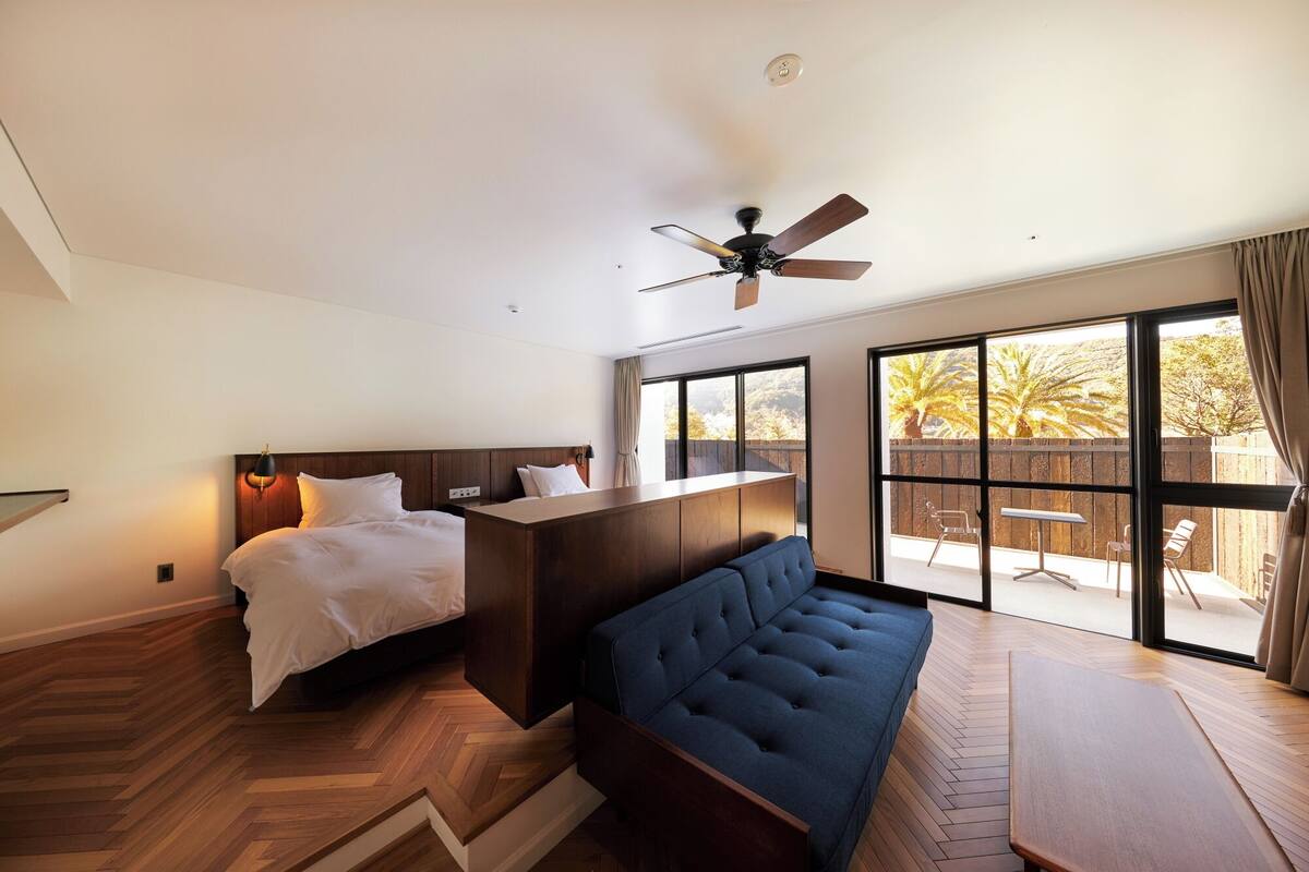 Executive Triple Room | In-room safe, desk, free WiFi, bed sheets