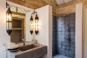 Bathroom - Beautiful Villa With Private Pool, Bali Villa 2072 (Kerobokan)