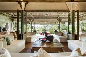 Living room - Beautiful Villa With Private Pool, Bali Villa 2020 (Kerobokan)