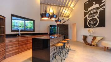 Villa (1 Bedroom) | Private kitchen | Oven, stovetop, dishwasher, dining tables
