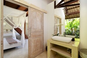 Villa (1 Bedroom) - Rent a Luxury Villa in Bali Close to the Beach (Canggu)