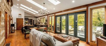 Fully Resorted Historic Luxury Cabin| Fireplace