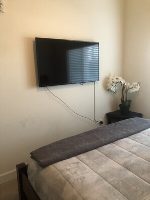 1 bedroom, iron/ironing board, WiFi